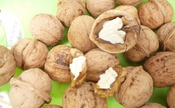 糖尿病可以吃核桃吗？糖尿病吃核桃好不好？(2)