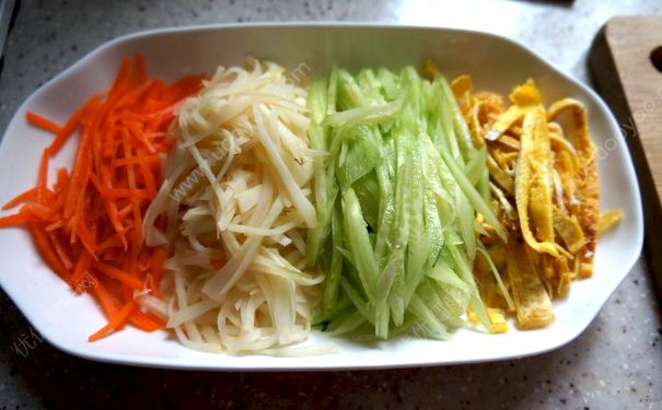 茭白可以凉拌吗？怎样做凉拌茭白丝？(5)