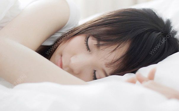 青山黄金睡眠时间 青少年睡眠最科学的方式是什么？(2)