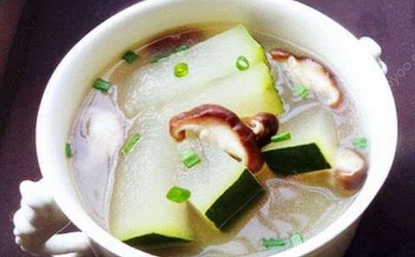 冬瓜能和香菇一起吃吗？冬瓜香菇排骨汤的做法(4)