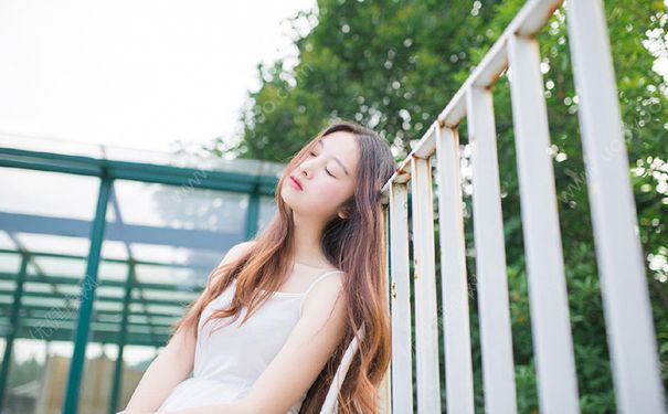 16岁女生胸部痒是怎么回事？16岁女生乳房痒怎么办？(1)