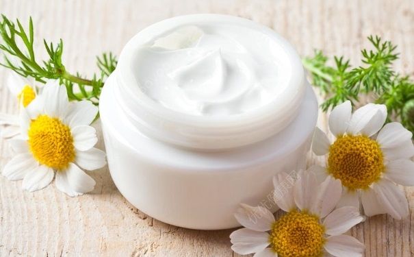 18岁女生适合的护肤品有哪些？18岁女孩用什么牌子的护肤品好？(2)