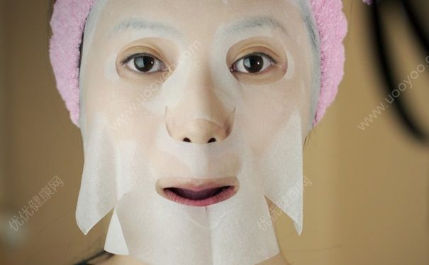 脸上长痘痘能敷面膜吗？敷面膜脸刺痛什么原因？(2)