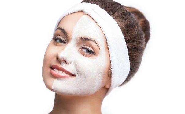 脸上长痘痘能敷面膜吗？敷面膜脸刺痛什么原因？(4)