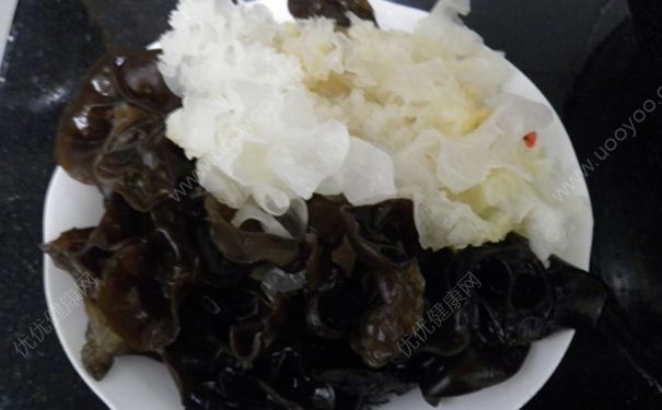 黑木耳和白木耳能一起吃吗？黑木耳和银耳可以同食吗？(4)