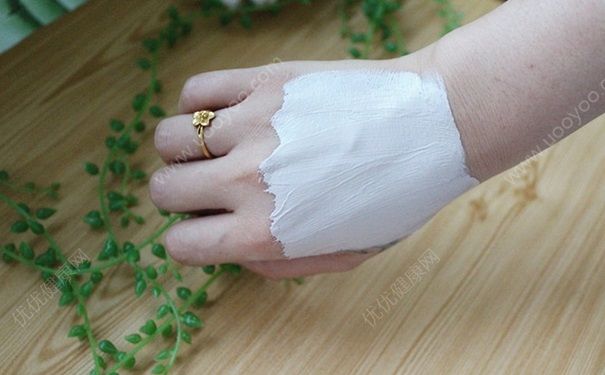 敷面膜的正确步骤是什么？面膜有哪几种类型？(2)