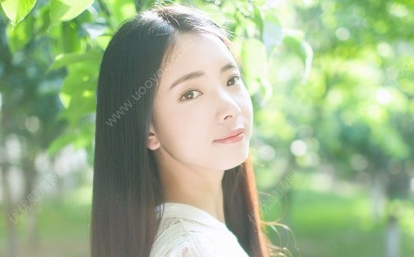 高中生女生鼻子塌 用夹子夹鼻子会变挺吗？(1)