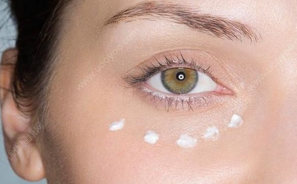 多大年龄适合用眼霜？眼霜的正确使用手法？(2)