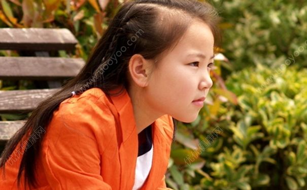 10岁女孩胸部发育正常吗？10岁女孩胸部发育了影响长高
