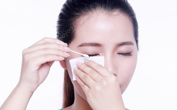 用洗面奶卸妆可以吗？卸妆的步骤是什么？(4)