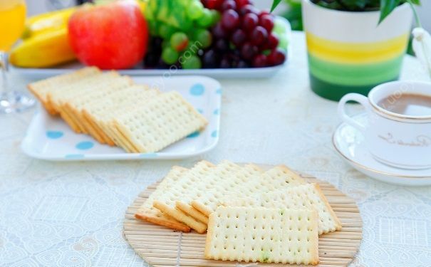 苏打饼干怎么做？苏打饼干的做法介绍(4)