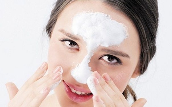 用洗面奶洗脸好吗？洗面奶多久用一次？(3)