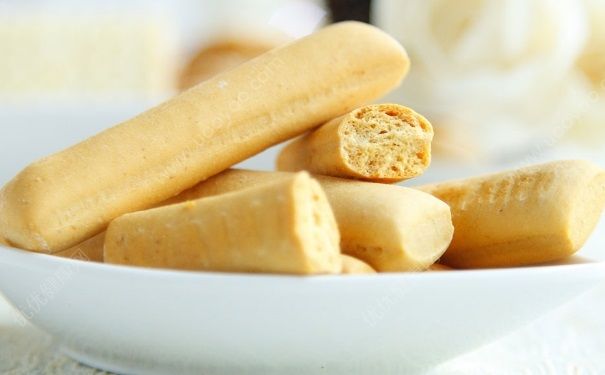 磨牙饼干几个月宝宝能吃？宝宝几个月吃磨牙饼干？(1)