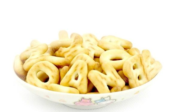 磨牙饼干几个月宝宝能吃？宝宝几个月吃磨牙饼干？(4)