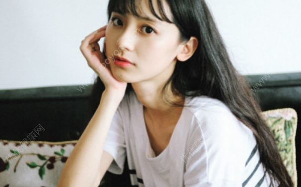 第一次来月经量多吗？第一次来月经量少正常吗？(1)