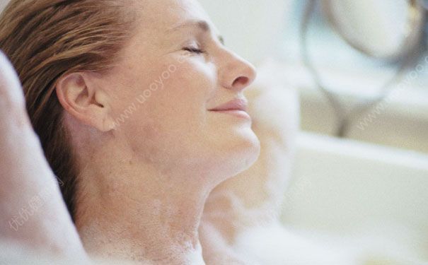 早上洗澡好还是晚上洗澡好？睡前洗澡好还是起床后洗澡好？(2)