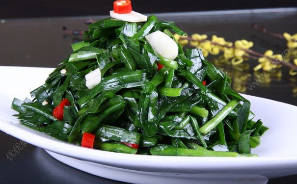 吃韭菜会长斑吗？吃韭菜会变黑吗？(2)