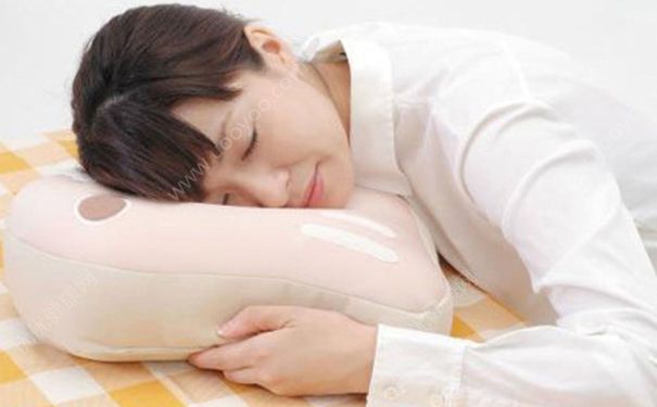 睡午觉要卸妆吗？睡午觉不卸妆好吗？[多图]