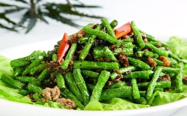 炒豆角能不能盖锅盖？炒豆角需要焯水吗？(1)