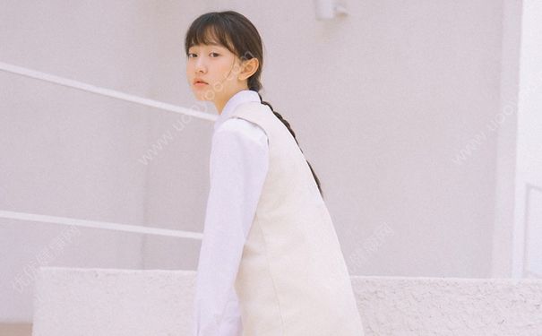 15岁月经推迟二个月正常吗？15岁两个月没来月经是怎么