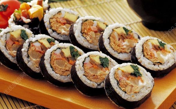 紫菜包饭怎么做？紫菜包饭的做法和材料(1)
