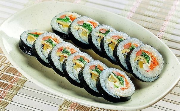 紫菜包饭怎么做？紫菜包饭的做法和材料(3)