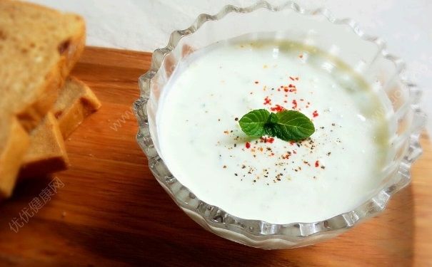 酸奶和可乐能一起喝吗？碳酸饮料能和酸奶一起喝吗？[多