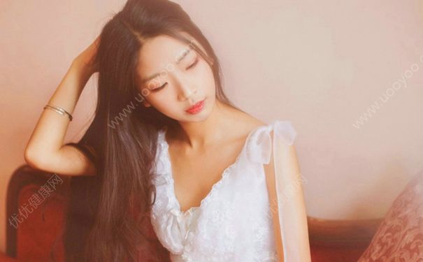 17岁女生碰胸部会疼是什么原因？17岁女生按乳房疼怎么办？(2)