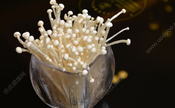 吃金针菇能喝牛奶吗？金针菇和牛奶能同食吗？(1)