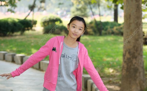 13岁来月经正常吗？13岁的女孩子会来月经吗？[多图]
