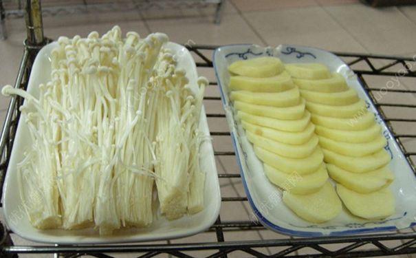 金针菇和土豆能一起吃吗？土豆金针菇一起吃好吗？[多图]