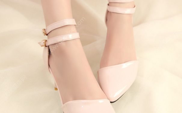 女生脚大怎么变小？女生脚大穿什么鞋好看？(4)