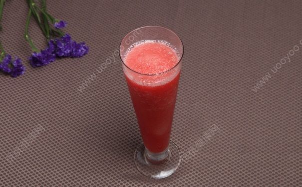 没有榨汁机怎么做西瓜汁？不用榨汁机怎么做果汁？(3)