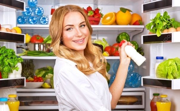 没有榨汁机怎么做西瓜汁？不用榨汁机怎么做果汁？(4)