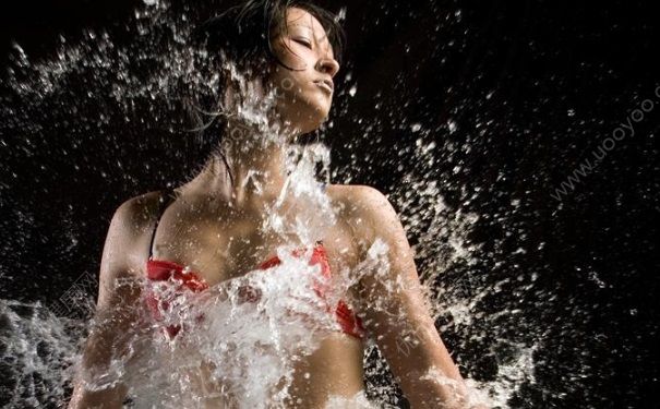 女生夏天可以洗冷水澡吗？夏天洗冷水澡的坏处(2)
