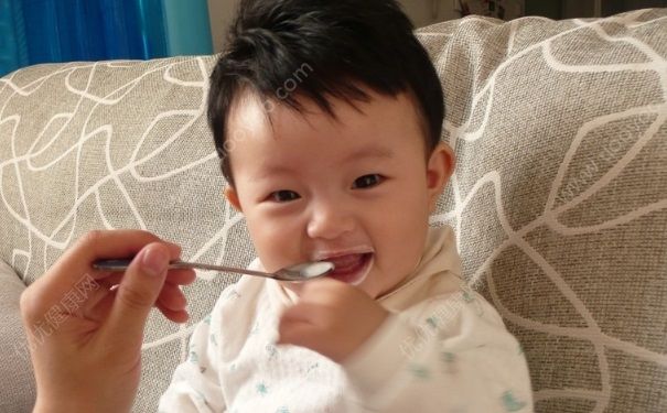 米粉可以和蛋黄一起吃么？米粉和蛋黄能拌着喂宝宝吃吗？(4)