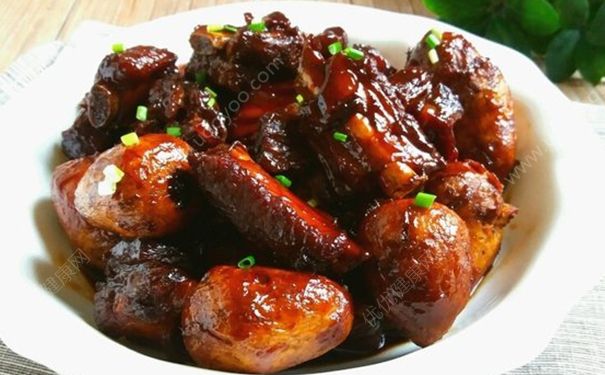 芋头烧排骨怎么做好吃？芋头烧排骨的做法(2)