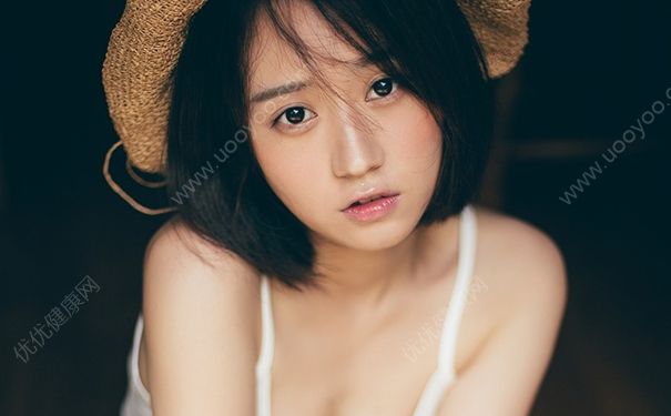 14岁女生来月经肚子痛是怎么回事？14岁女生经期肚子痛