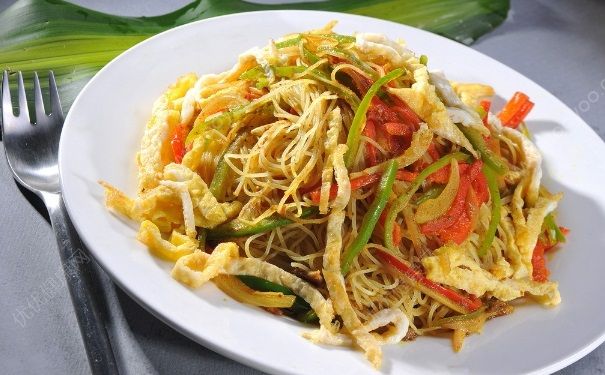 炒米粉怎么炒好吃？炒米粉怎么做不粘锅？(2)