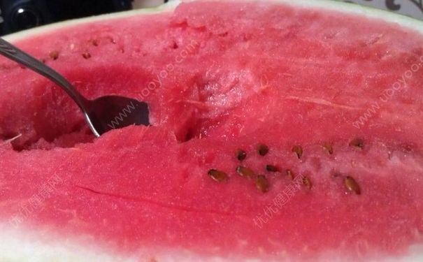 西瓜打了激素是什么样？西瓜打针是真的吗？[多图]