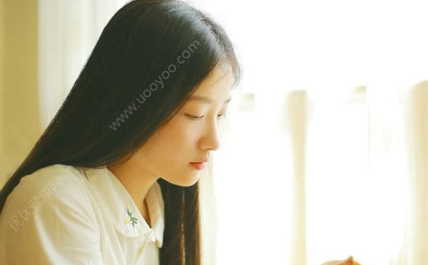 12岁女生为什么内裤总是湿？12岁内裤有白色分泌物正常吗？(2)