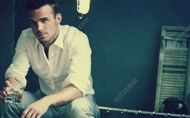 男士香水怎么喷？男士擦香水的正确方法(3)