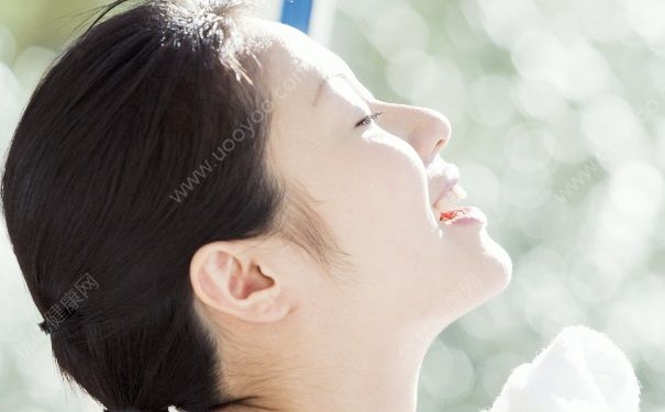 卸妆油和卸妆水哪个好？用卸妆油好还是卸妆水好？(4)