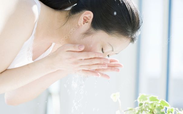 卸妆水能去黑头吗？用卸妆水可以去黑头吗？(2)