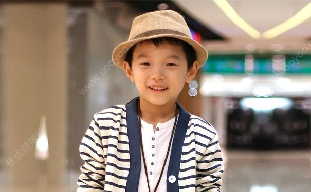 8岁男孩的标准身高体重是多少？8岁男孩正常身高体重是多少？(3)