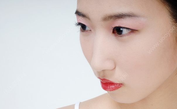 口红吃饭会掉色吗？涂口红吃饭会不会掉色？(1)