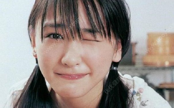 14岁少年脸上长粉刺怎么办？14岁少年脸上为什么会长粉刺？(3)