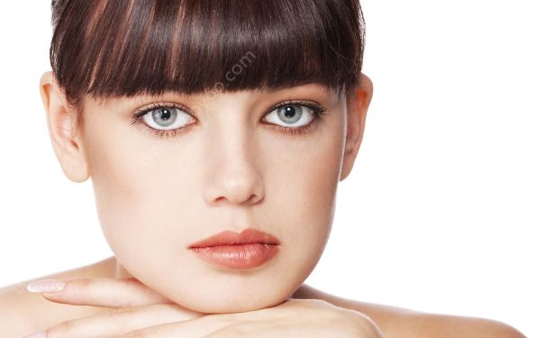 皮肤黄适合什么颜色的口红？黄皮涂什么颜色的口红？(1)