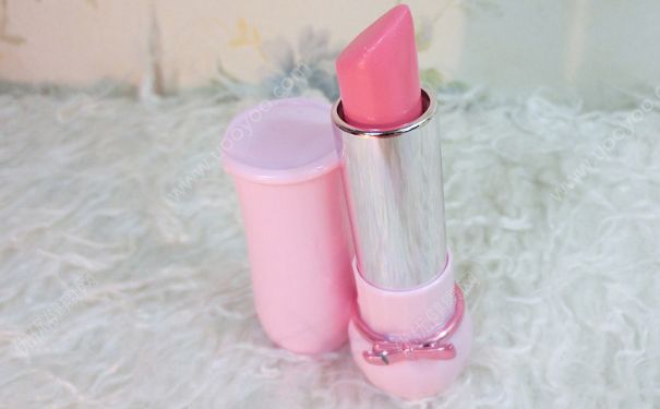 皮肤黑涂什么颜色口红好看？皮肤黑适合涂什么颜色的口红？(3)