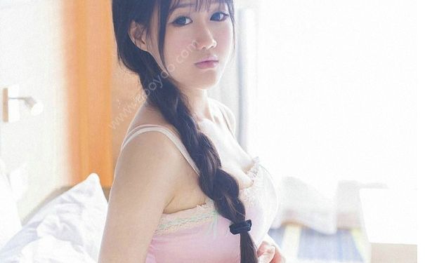 14岁女孩乳头上有白点 14岁女生乳头上有白色分泌物正常吗？(4)